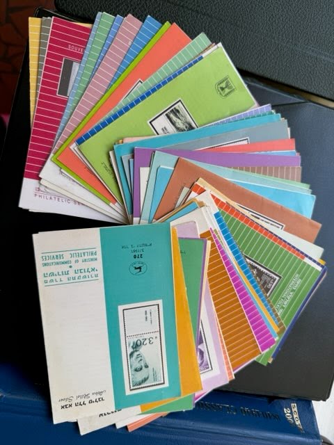 20TH CENTURY ISRAEL STAMPS COLLECTION- INCLUDING BROCHURES